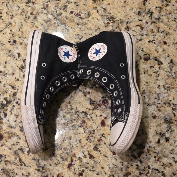 Converse Chuck Taylor All Star Black and White High-Top. Size 8 Men's. - Picture 1 of 8